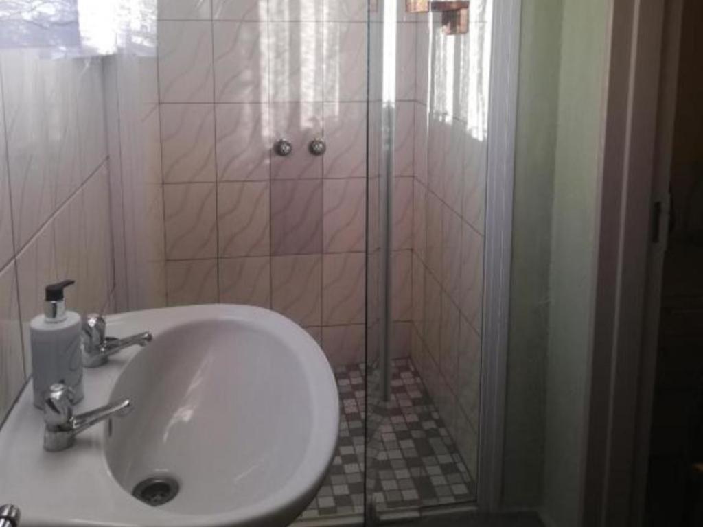 אוטג'ו The Farmhouse Boutique Guesthouse And Beergarden Cc מראה חיצוני תמונה
