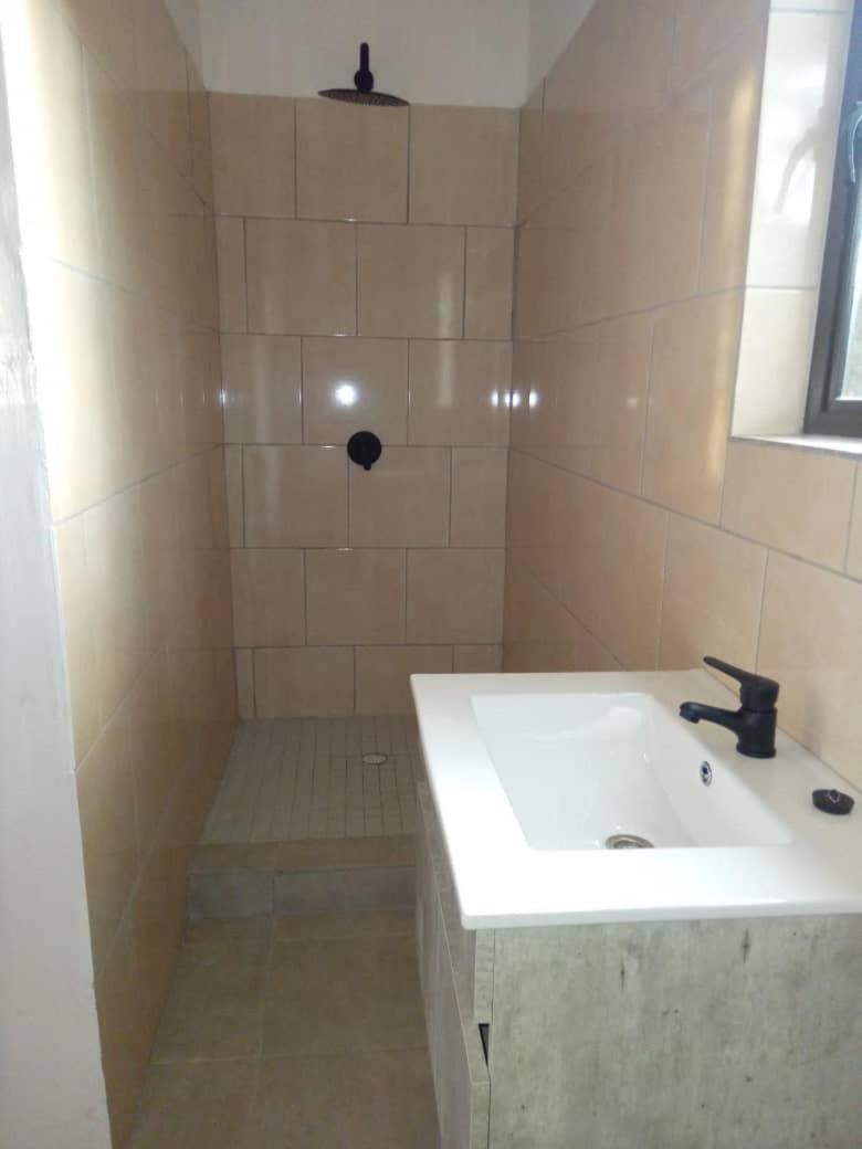 אוטג'ו The Farmhouse Boutique Guesthouse And Beergarden Cc מראה חיצוני תמונה